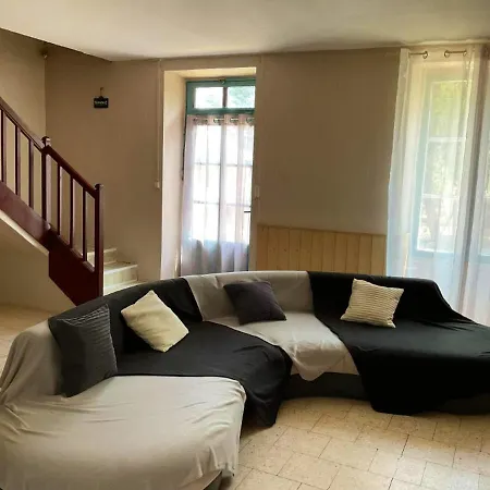Maison De Charme Avec Cheminee Et Jardin A * Saint-Jean-de-Sauves