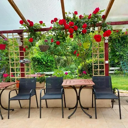 Prázdninový dům Maison De Charme Avec Cheminee Et Jardin A Saint-Jean-de-Sauves